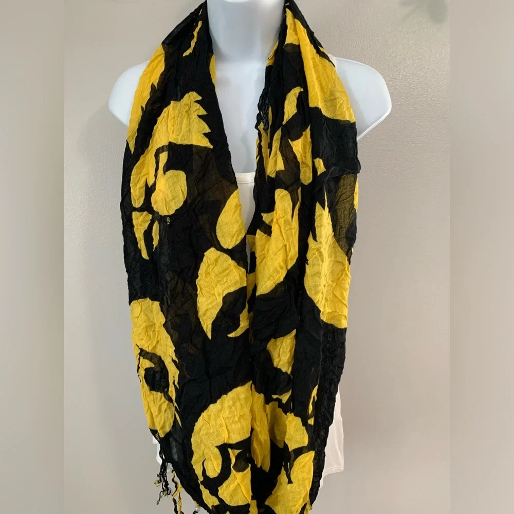 ZOOZATZ Iowa Hawkeye Scarf